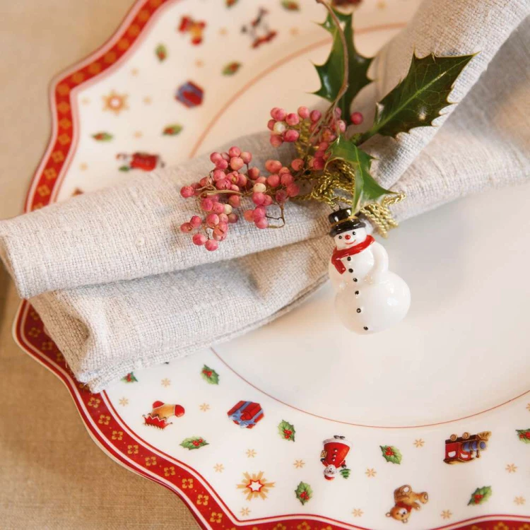 1485852622-talerz-obiadowy-bialy-swieta-toys-delight-villeroy-boch-2