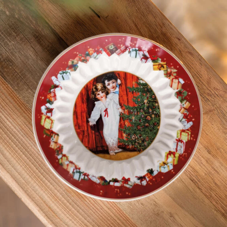 1483323689-miseczka-mala-dzieci-zagladajace-przez-drzwi-toys-fantasy-villeroy-boch-2