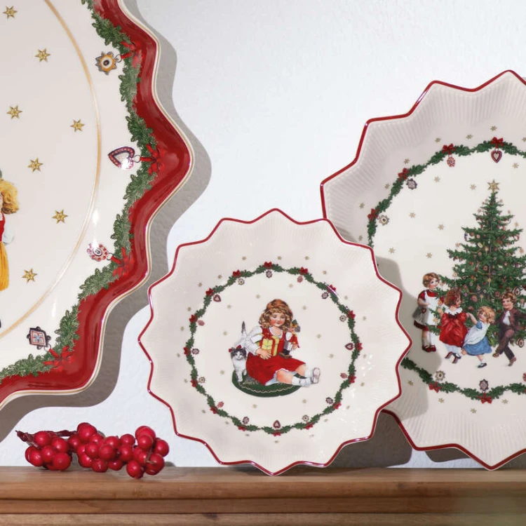 1483323678-salaterka-mala-dzieci-z-zabawkami-toys-fantasy-villeroy-boch-2