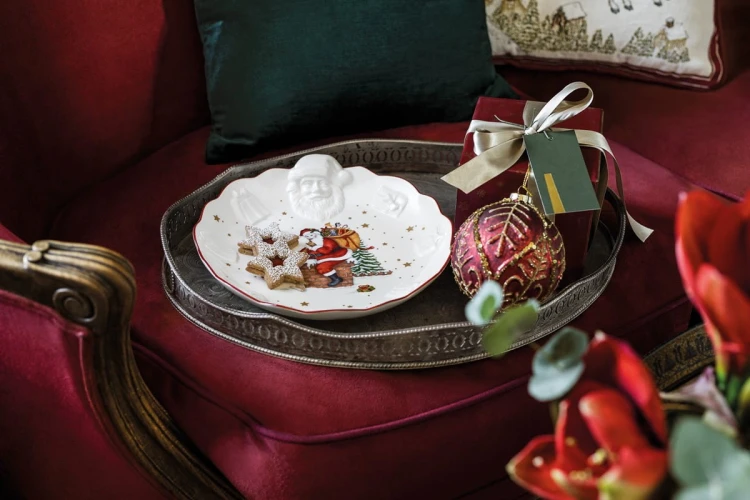1483323610-miska-do-serwowania-sw-mikolaj-z-prezentami-toys-fantasy-villeroy-boch-1