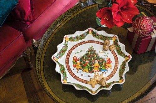 1483322280-polmisek-na-ciasto-dzieci-tanczace-wokol-choinki-toys-fantasy-villeroy-boch