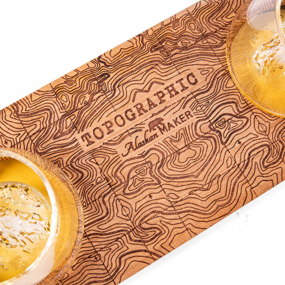 drewniany-stojak-na-2-szklanek-do-whisky-topographic-alaskan-maker-5