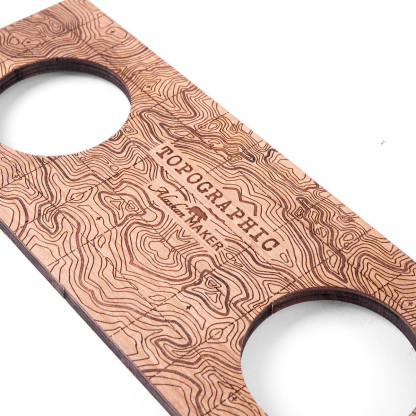 drewniany-stojak-na-2-szklanek-do-whisky-topographic-alaskan-maker-1