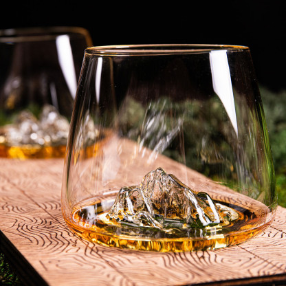 drewniany-stojak-na-2-szklanek-do-whisky-topographic-alaskan-maker-7