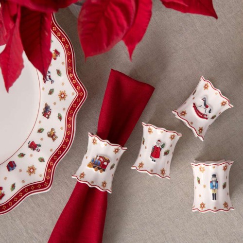 1485855952-zestaw-4-porcelanowych-obraczek-na-serwetki-toys-delight-villeroy-boch-1