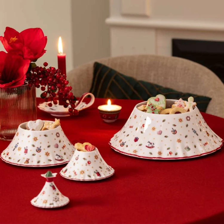 1485854559-zestaw-trzech-porcelanowych-pojemnikow-na-ciasteczka-w-ksztalcie-choinki-toys-delight-villeroy-boch-2