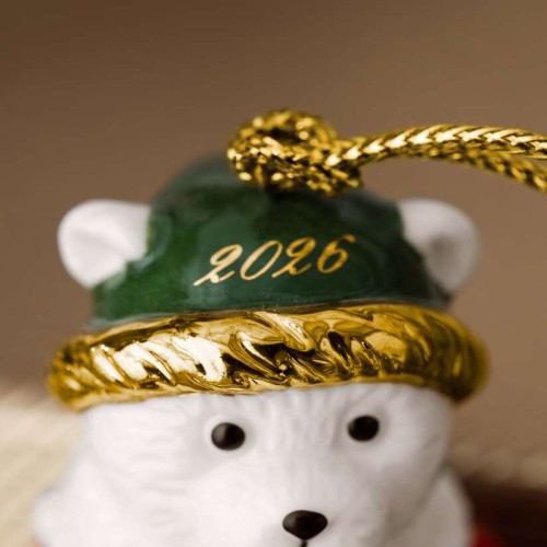 1486754362-zawieszka-mis-z-prezentem-2026-christmas-classics-villeroy-boch-1